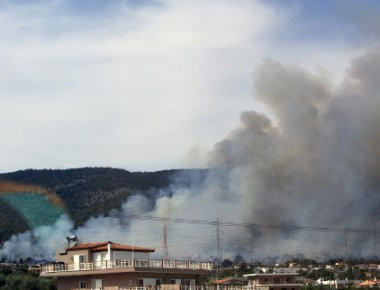ΕΚΤΑΚΤΟ - Νέα τραγωδία: Νεκρή ηλικιωμένη γυναίκα και δύο τραυματίες από τη φωτιά στους Άγιους Θεόδωρους